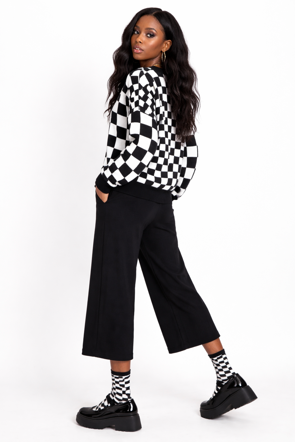 Black Checkered Print Drop Shoulder Round Neck Sweater